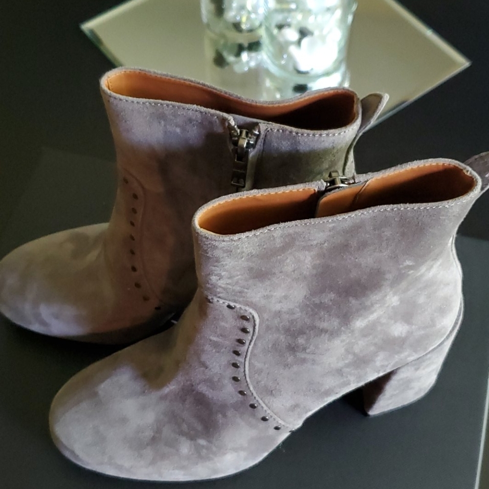 AUTHENTIC COACH BOOTS🌹 - Picture 2 of 7